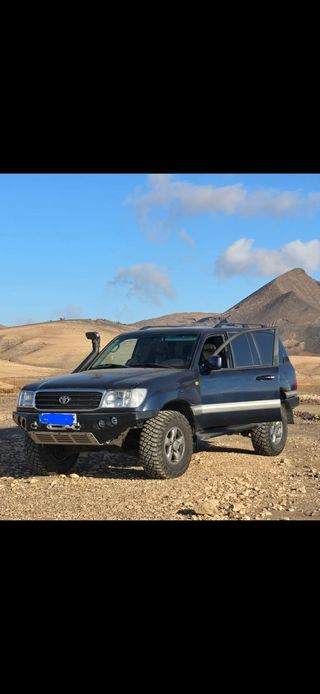 Toyota Land Cruiser 100 2001