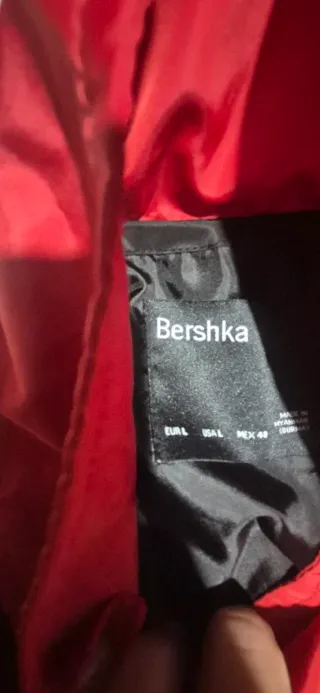 Chaqueta cortavientos BERSHKA desmontable talla L