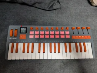 Teclado MIDI M-Audio SMK-37 Elite.