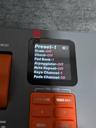 Teclado MIDI M-Audio SMK-37 Elite.