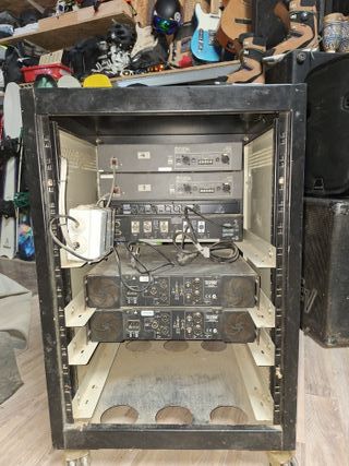 Equipo Sonido amplificadores, Crest Audio. Cajas E