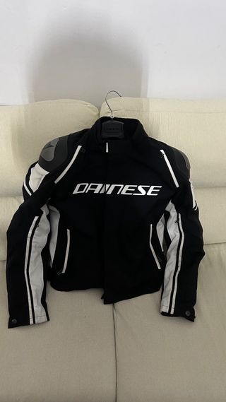 Chaqueta Dainese Negra y Blanca