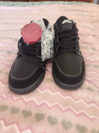 Nike Jordan Negras Talla 42