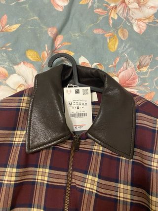 Cazadora bomber Zara cuadros efecto piel