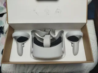 Meta Quest 2 VR Headset y Controles