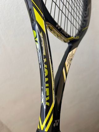 Raqueta Yonex Ezone DR 100