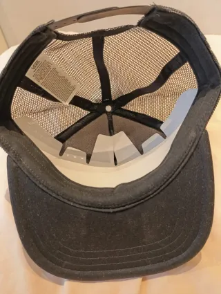 Gorra Vans Trucker Blanca y Negra