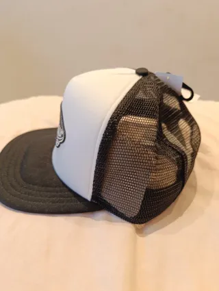 Gorra Vans Trucker Blanca y Negra