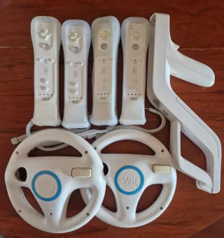 4 Mandos Wii + Motion Plus + Extensiones