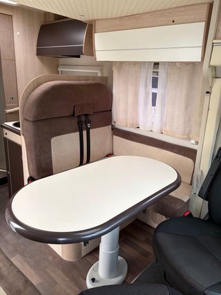 Autocaravana perfilada camas gemelas