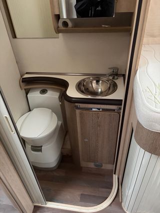 Autocaravana perfilada camas gemelas