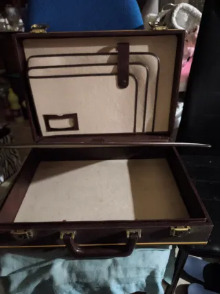 Maletín de cuero marrón