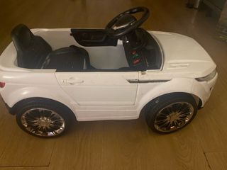 Coche eléctrico infantil blanco