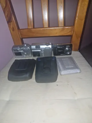 Lotto di 3 Fotocamere Digitali + Accessori