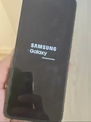 SAMSUNG Z FLIP 6 512GB NEGRO pixel en pantalla