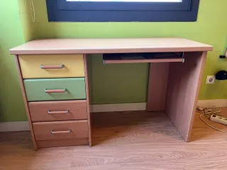 Cama tren con mueble mesa y baldas