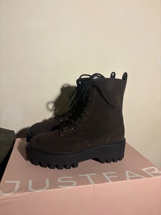 Botas marrones estilo militar