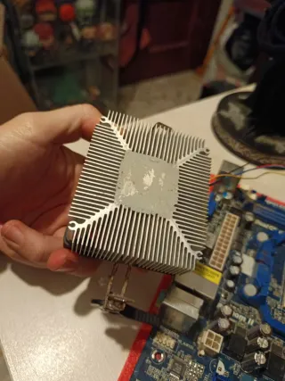 Placa Base ASRock N68-VS3 FX + AMD Phenom II