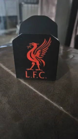 Soporte PS5 con escudo Real Madrid.