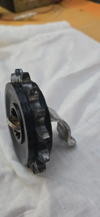 Piñón Ataque original KTM 1290 SA 2024 16 Dientes