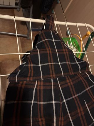 Pantalón peto de cuadros