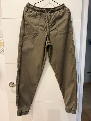 Pantalones cargo verde caqui