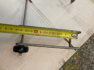 2 Supporti metallici con ruote