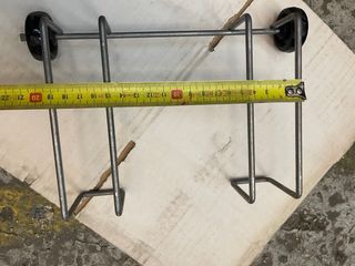 2 Supporti metallici con ruote