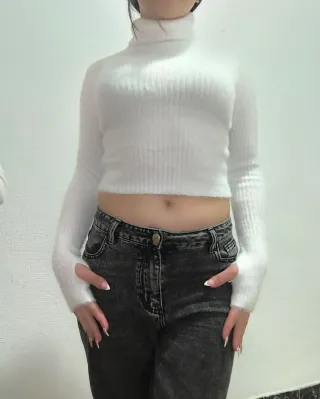 Jersey blanco de cuello alto