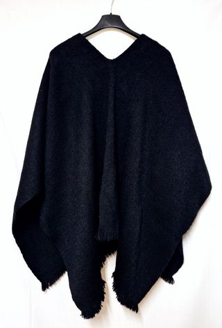 Mantella nera vintage in lana e mohair