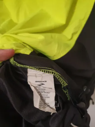Chaqueta Brooks Amarilla y Negra