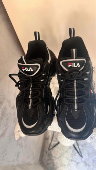 Scarpe Fila nere donna