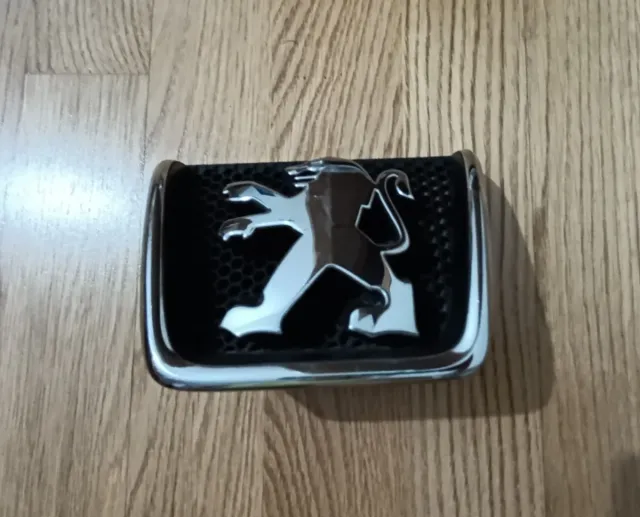 Peugeot 307 - Insignia Capot Delantero