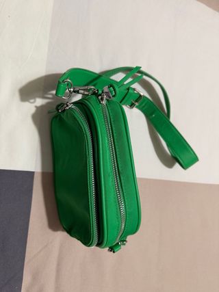 Bolso bandolera verde Stradivarius