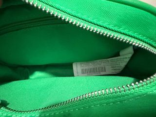 Bolso bandolera verde Stradivarius