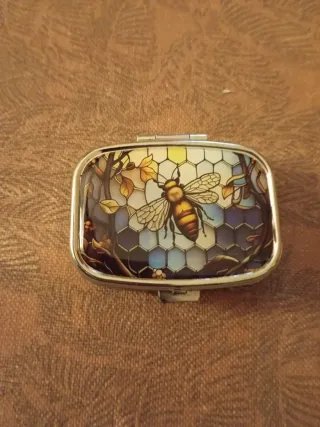 Pastillero esmaltado con abeja