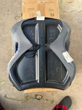 Seggiolino rialzante per auto bambino blu