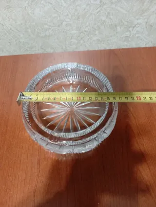 Posacenere in cristallo con decorazioni