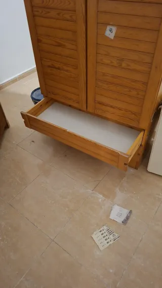 Armario,cómoda-simfonier y cajon de madera d pino