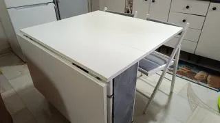 Mesa IKEA desplegable + 4 sillas