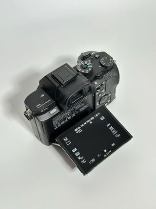 Sony A7R II - Câmera Mirrorless Full-Frame 42.4MP