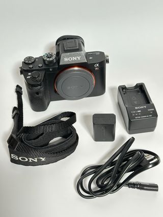 Sony A7R II - Câmera Mirrorless Full-Frame 42.4MP