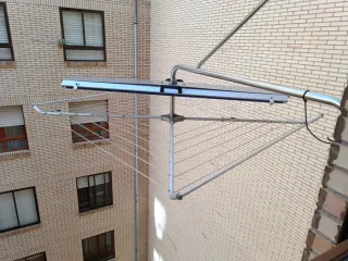 Tendedero cubierto exterior