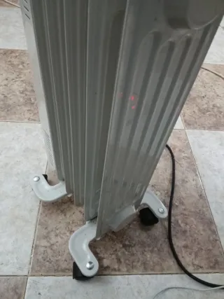 Radiador fm negro y rojo