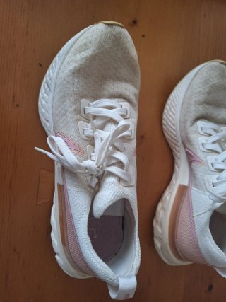 Zapatillas Nike Mujer Beige y Rosa