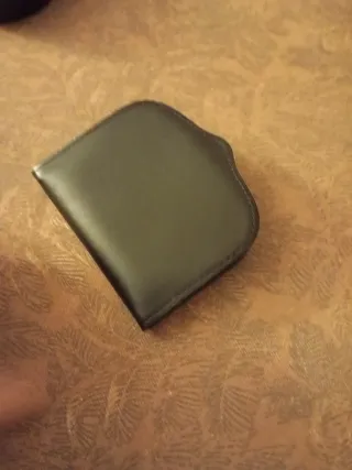 Monedero antiguo de piel