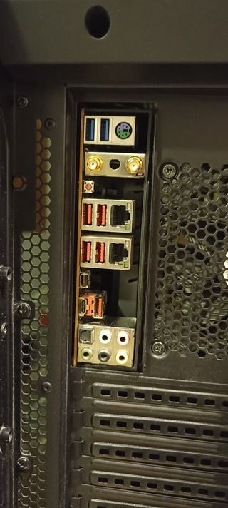 Combo Pack i7 8700K + EVGA Z390 DARK y Caja Gaming