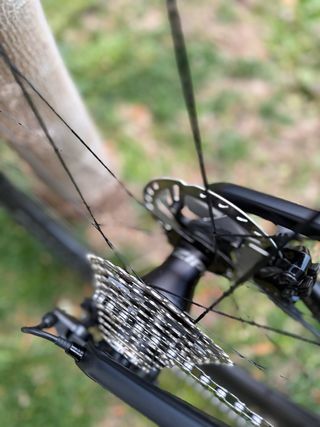 Bici Gravel Giant Negra