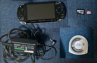 Sony PSP 1004 Nera + 39 Giochi + custodia