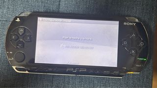 Sony PSP 1004 Nera + 39 Giochi + custodia